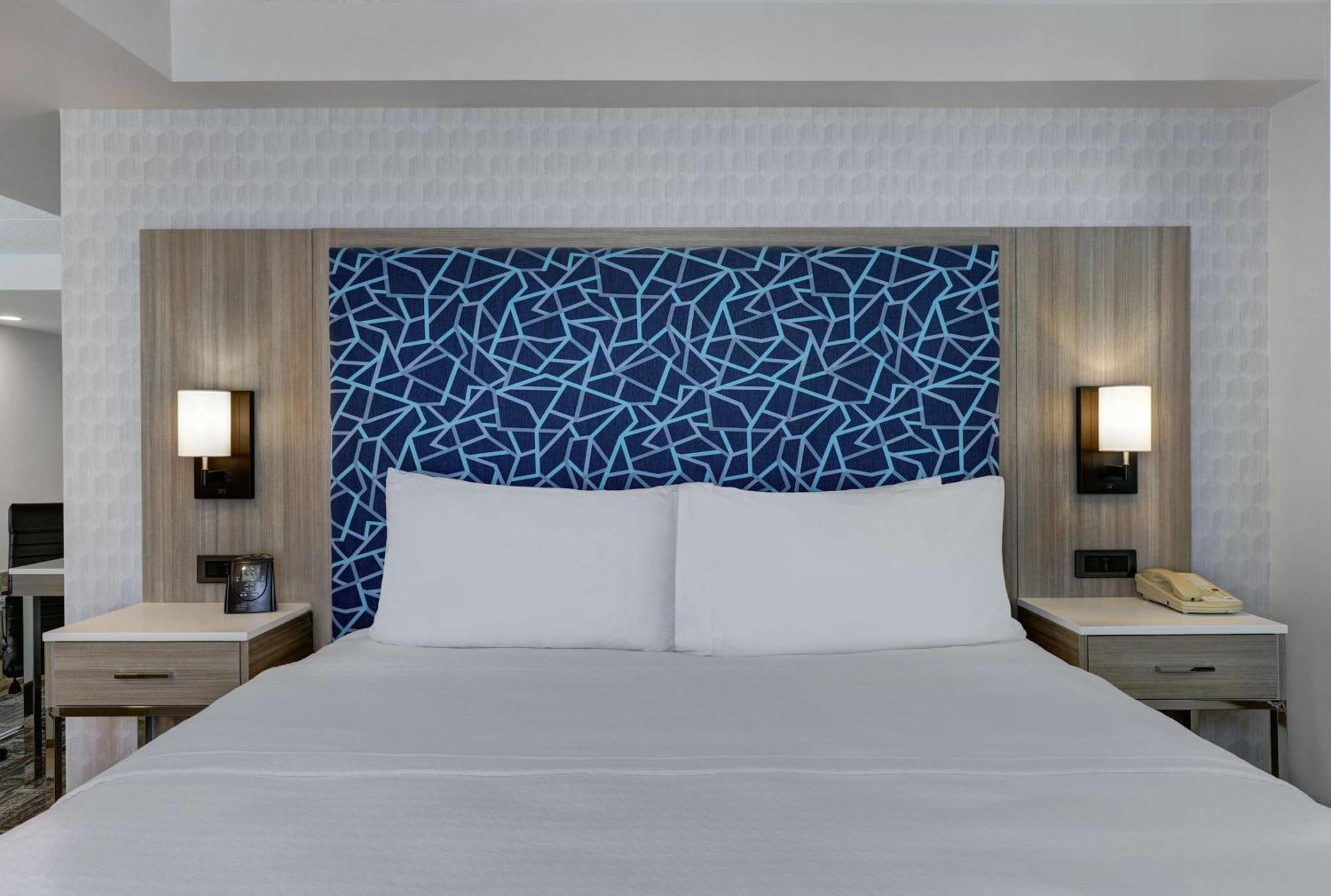 Hotel Homewood By Hilton Ontario